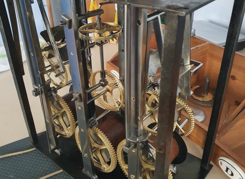 Restaurierung Reparatur Comtoise Uhrwerk
